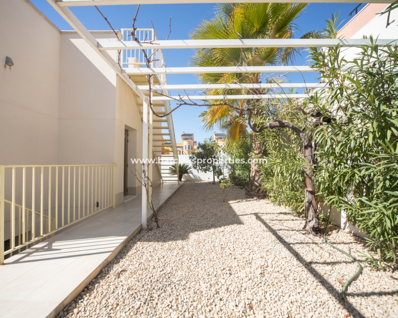 Wederverkoop - Vrijstaande Villa - Urb. La Marina