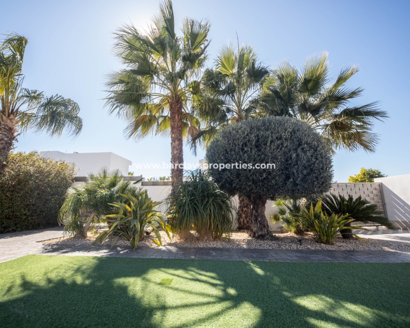 Wederverkoop - Vrijstaande Villa - Urb. La Marina