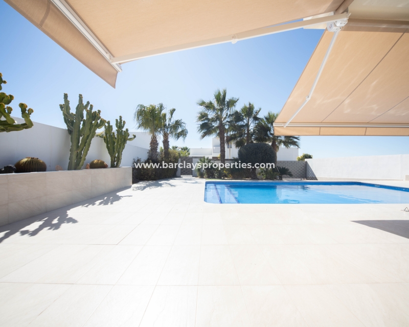 Wederverkoop - Vrijstaande Villa - Urb. La Marina