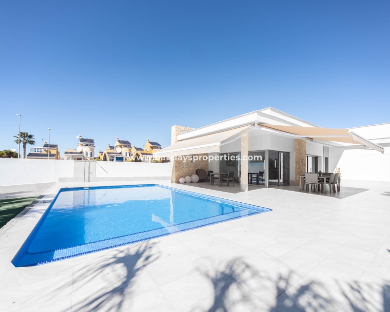 Wederverkoop - Vrijstaande Villa - Urb. La Marina