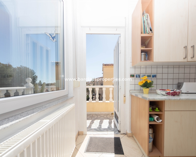 Wederverkoop - Vrijstaande Villa - Urb. La Marina