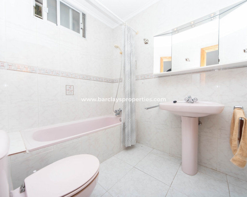 Wederverkoop - Vrijstaande Villa - Urb. La Marina