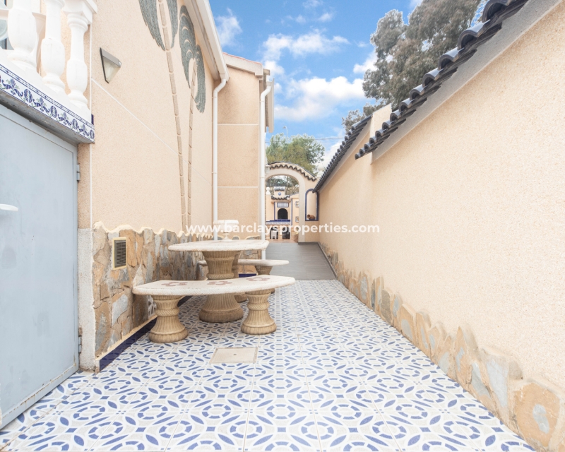 Wederverkoop - Vrijstaande Villa - Urb. La Marina