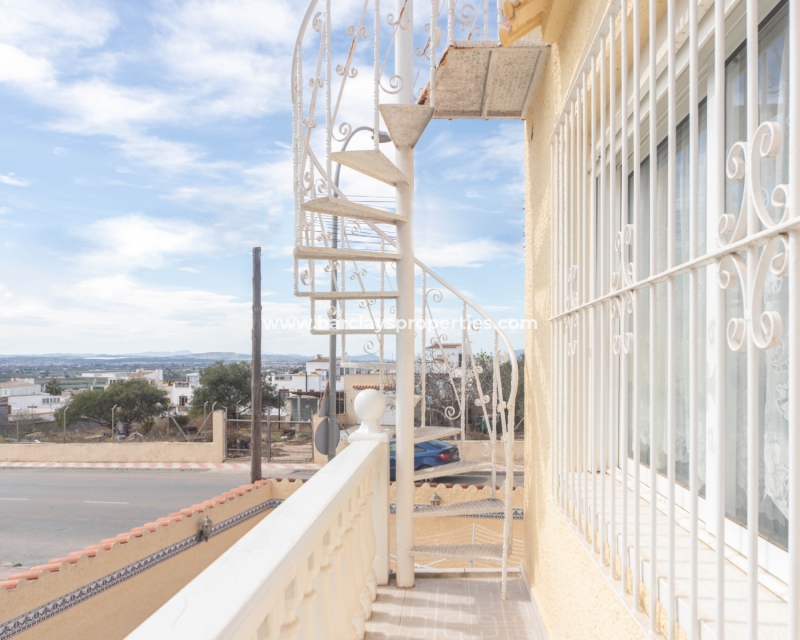 Wederverkoop - Vrijstaande Villa - Urb. La Marina