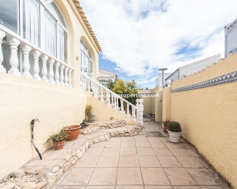 Wederverkoop - Vrijstaande Villa - Urb. La Marina