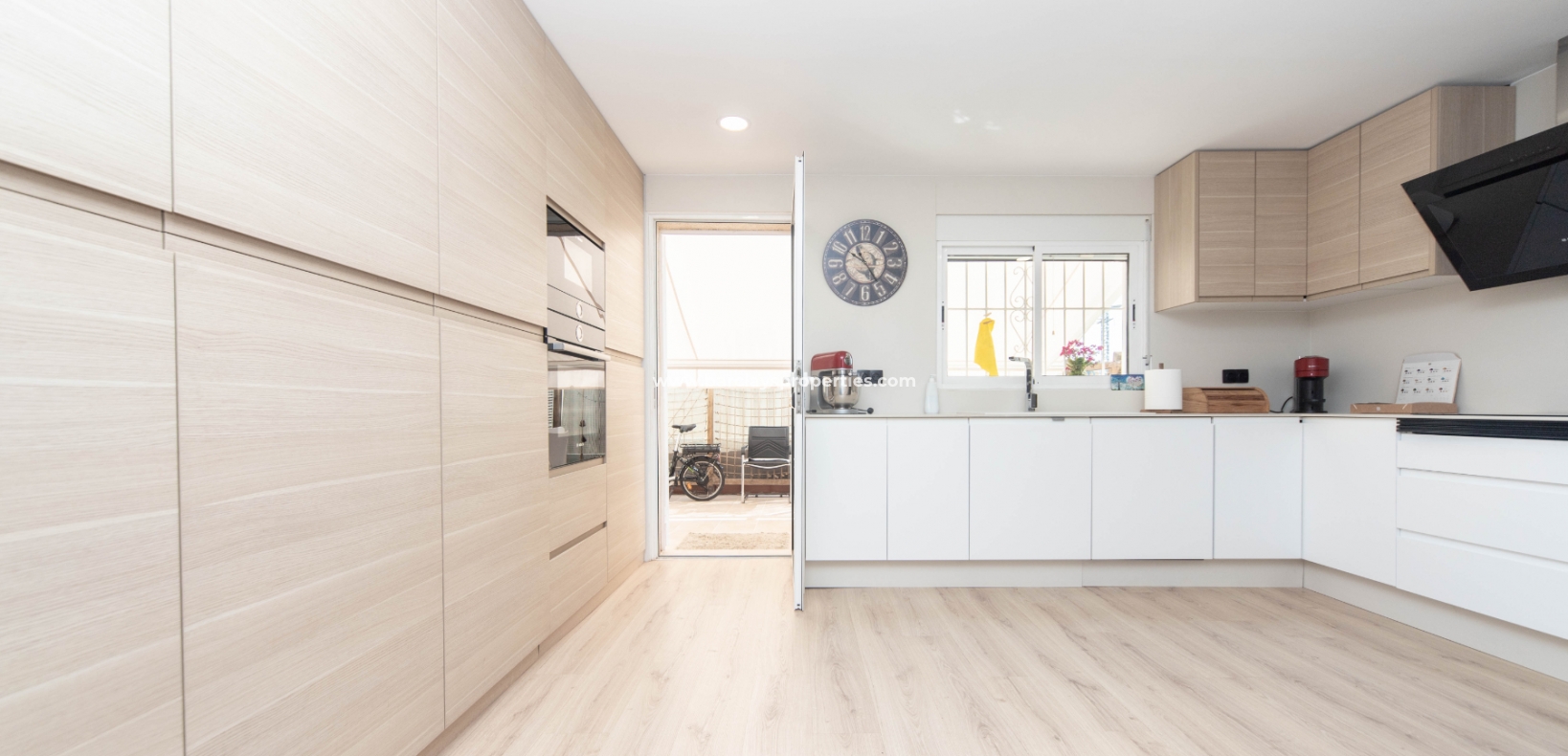 Wederverkoop - Vrijstaande Villa - Urb. La Marina