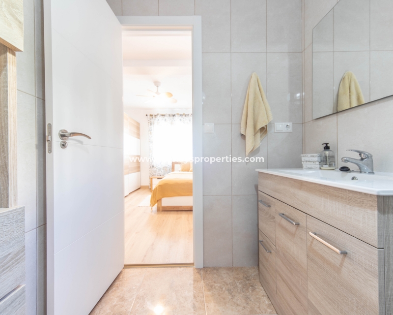 Wederverkoop - Vrijstaande Villa - Urb. La Marina