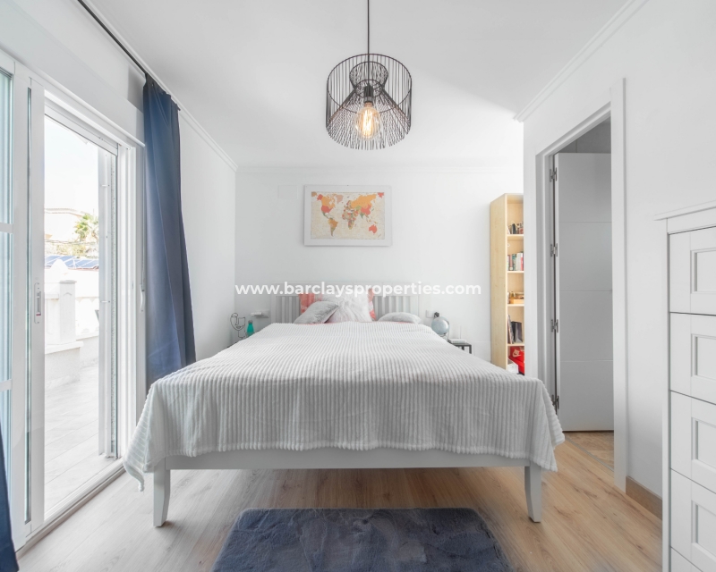 Wederverkoop - Vrijstaande Villa - Urb. La Marina