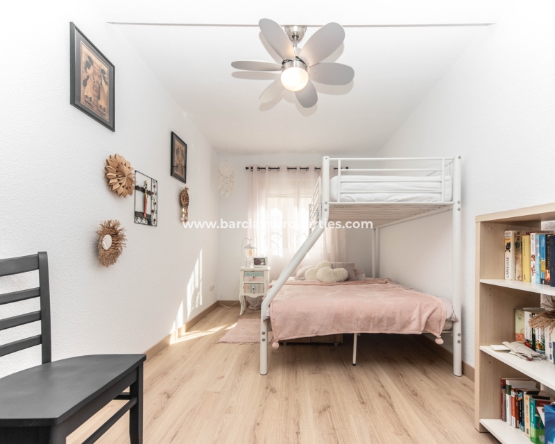 Wederverkoop - Vrijstaande Villa - Urb. La Marina