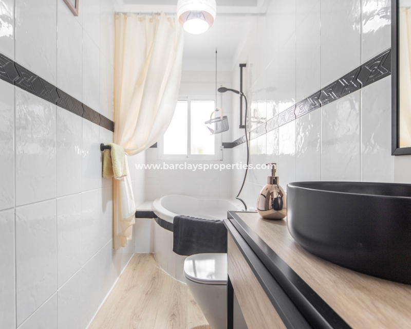 Wederverkoop - Vrijstaande Villa - Urb. La Marina