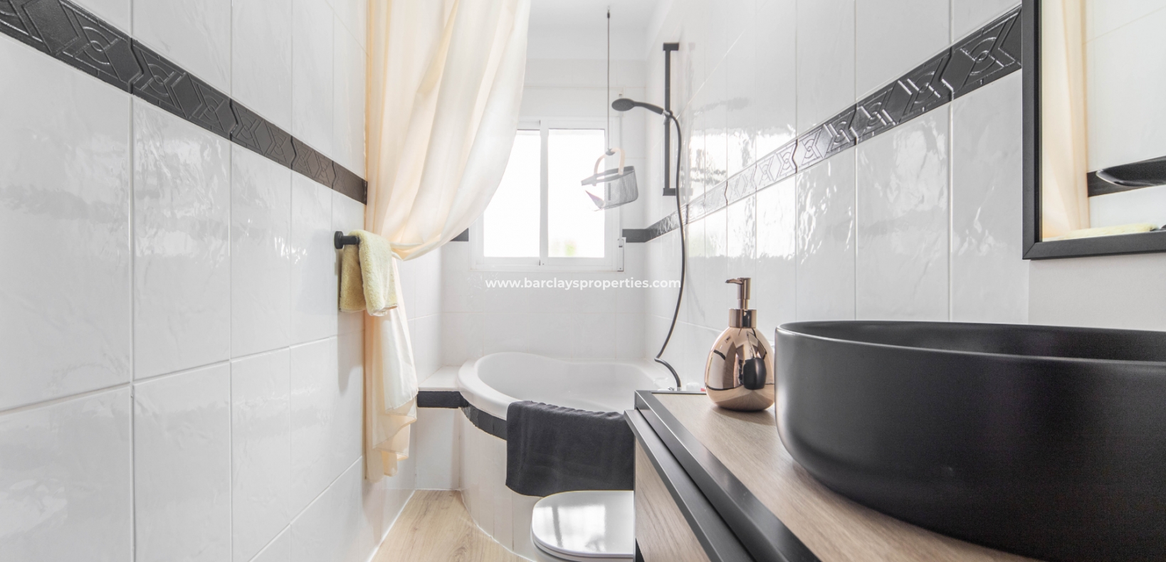 Wederverkoop - Vrijstaande Villa - Urb. La Marina