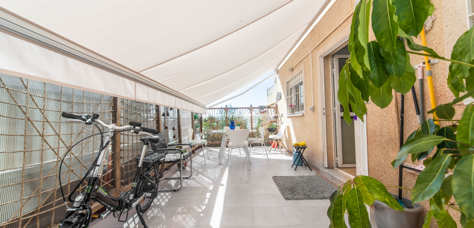 Wederverkoop - Vrijstaande Villa - Urb. La Marina