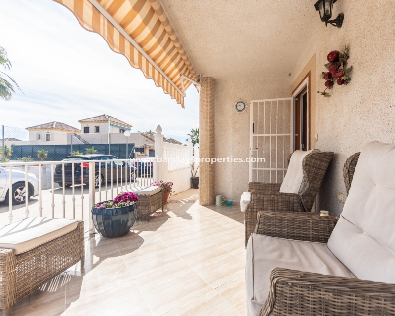 Wederverkoop - Vrijstaande Villa - Urb. La Marina