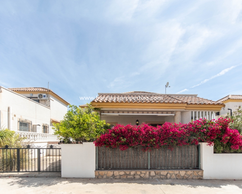 Wederverkoop - Vrijstaande Villa - Urb. La Marina