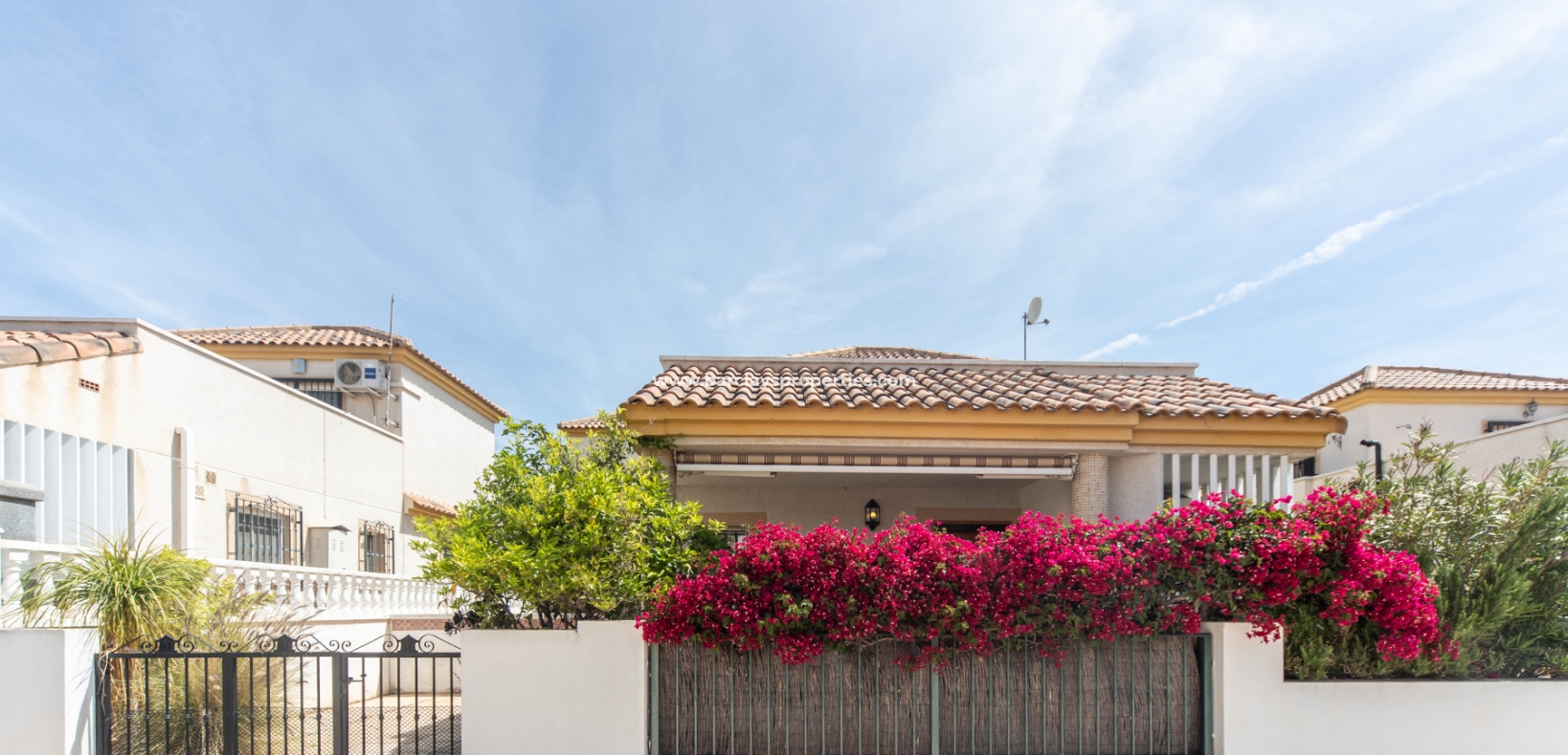 Wederverkoop - Vrijstaande Villa - Urb. La Marina