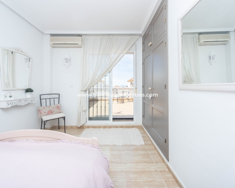 Wederverkoop - Vrijstaande Villa - Urb. La Marina