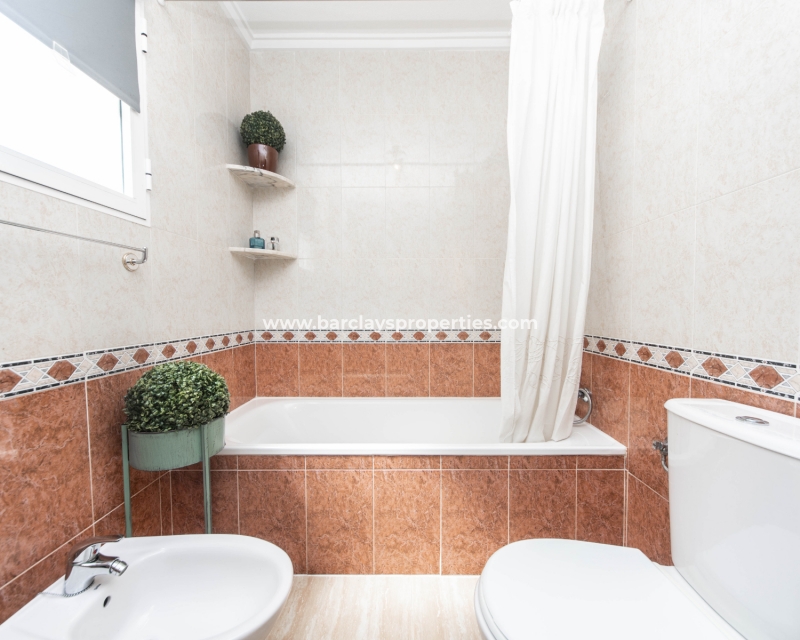 Wederverkoop - Vrijstaande Villa - Urb. La Marina