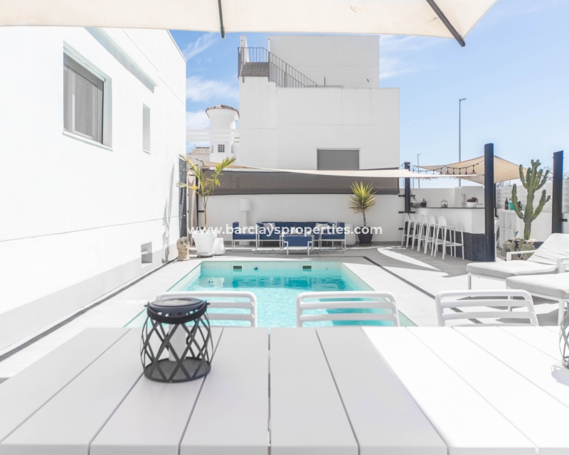 Wederverkoop - Vrijstaande Villa - Urb. La Marina