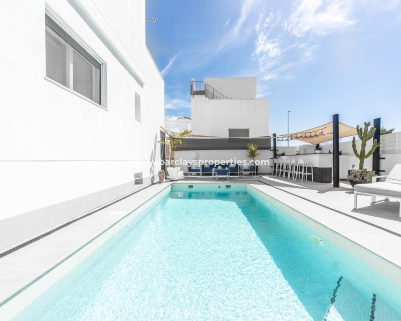 Wederverkoop - Vrijstaande Villa - Urb. La Marina