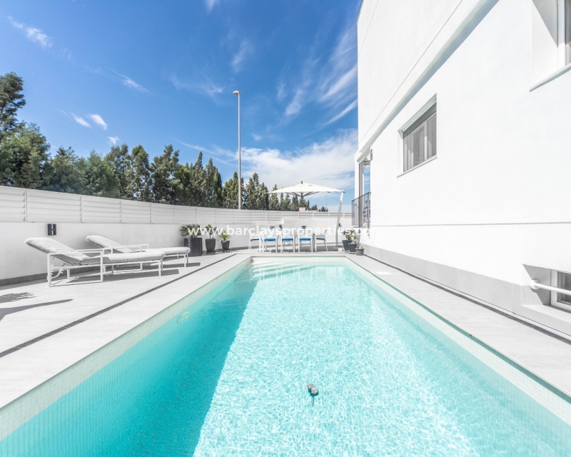 Wederverkoop - Vrijstaande Villa - Urb. La Marina