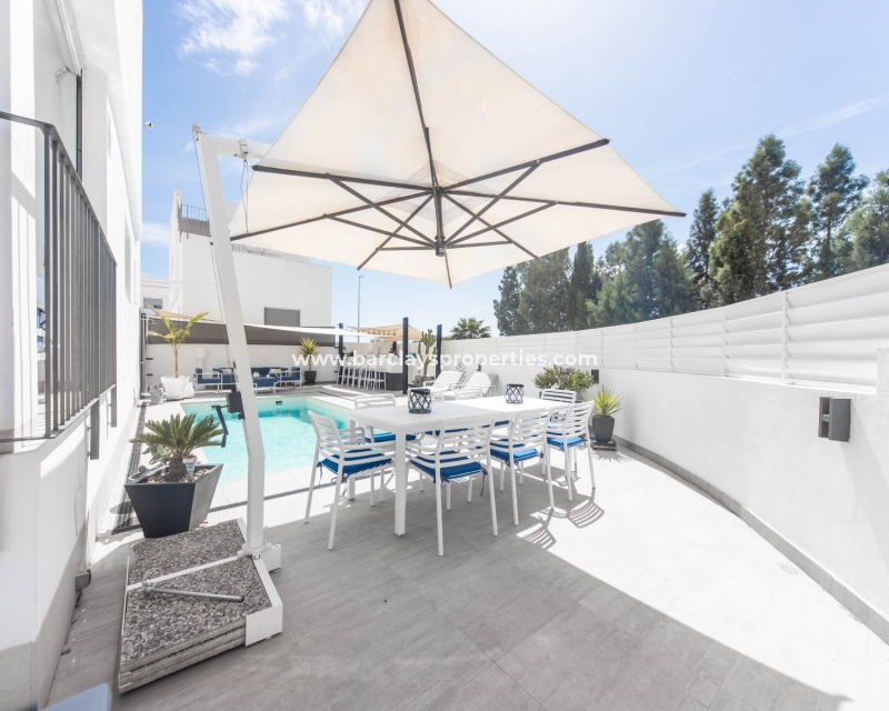 Wederverkoop - Vrijstaande Villa - Urb. La Marina