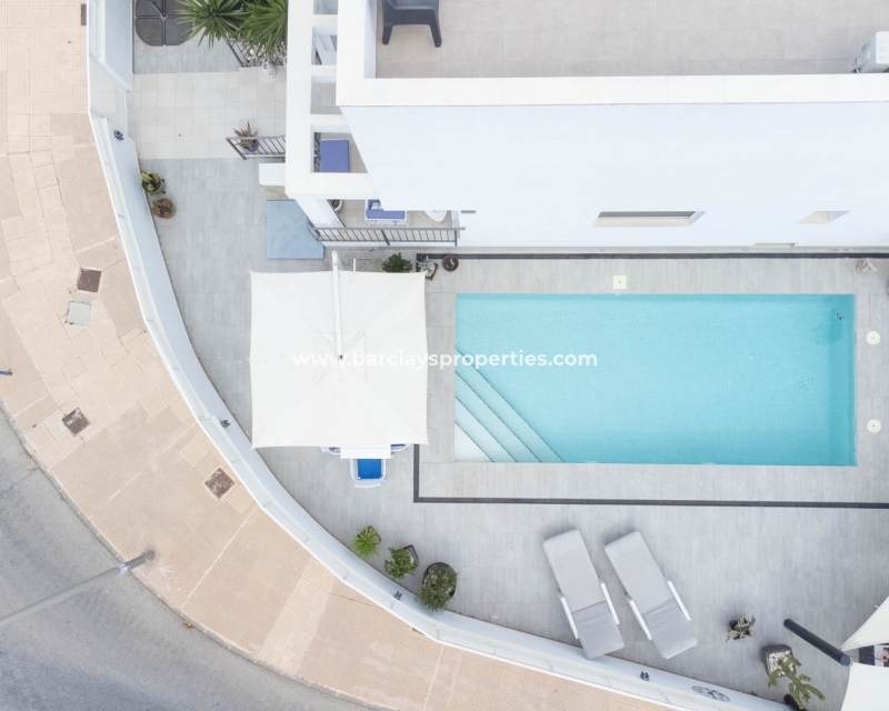 Wederverkoop - Vrijstaande Villa - Urb. La Marina