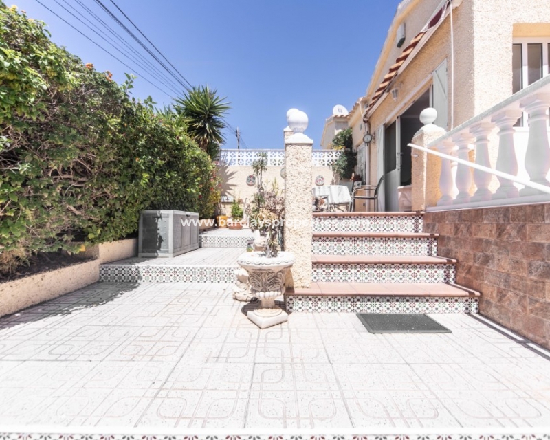 Wederverkoop - Vrijstaande Villa - Urb. La Marina