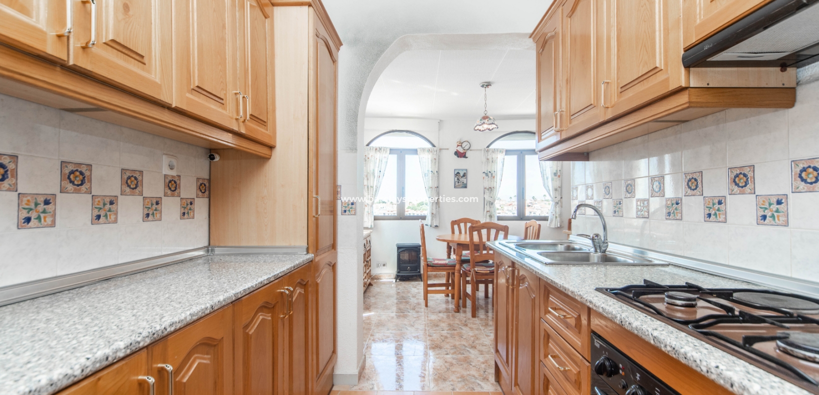 Wederverkoop - Vrijstaande Villa - Urb. La Marina