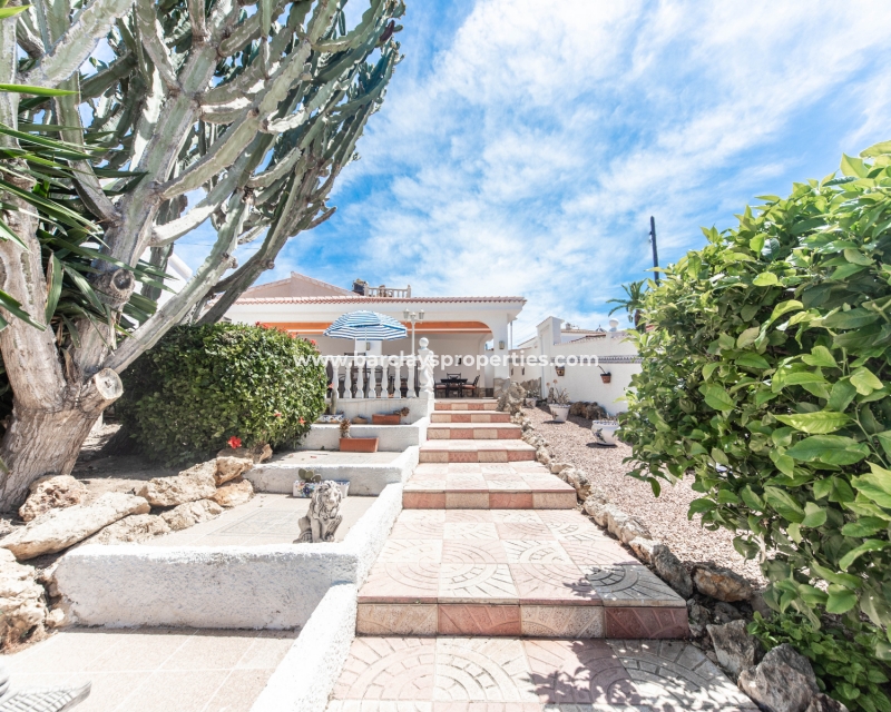 Wederverkoop - Vrijstaande Villa - Urb. La Marina