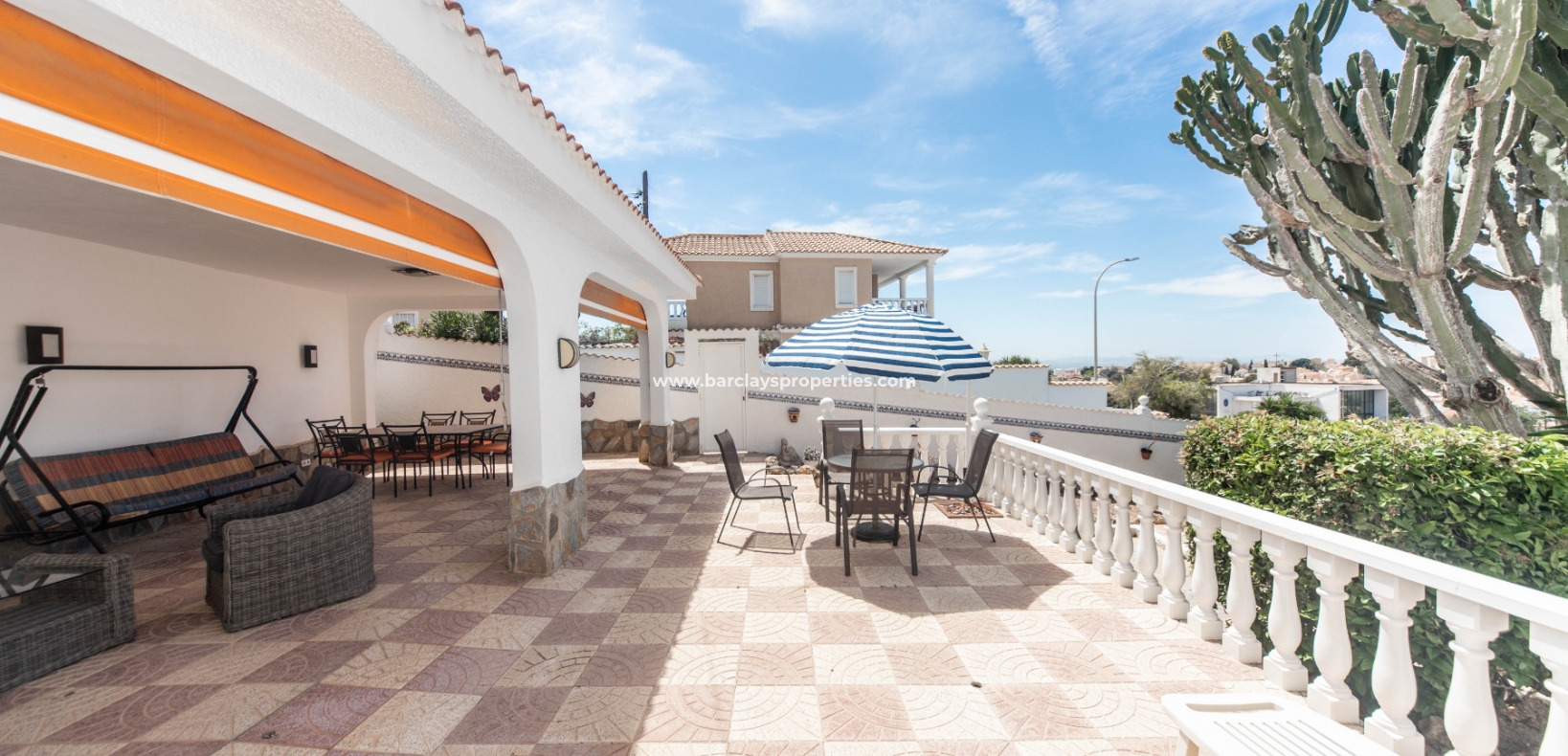 Wederverkoop - Vrijstaande Villa - Urb. La Marina