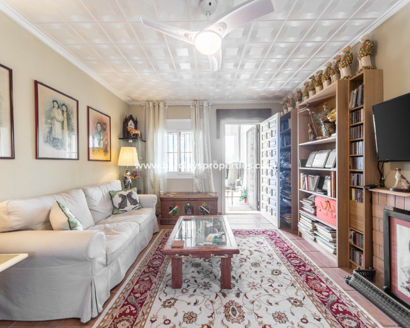 Wederverkoop - Vrijstaande Villa - Urb. La Marina