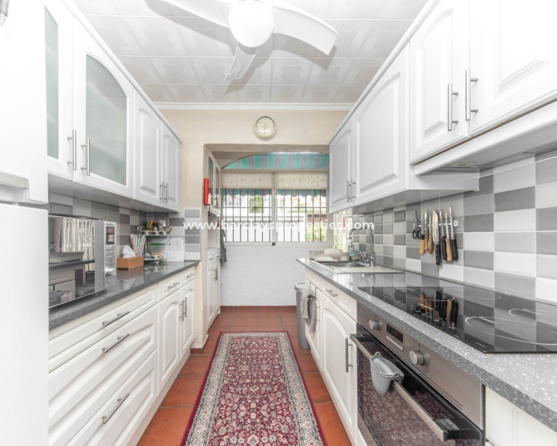 Wederverkoop - Vrijstaande Villa - Urb. La Marina