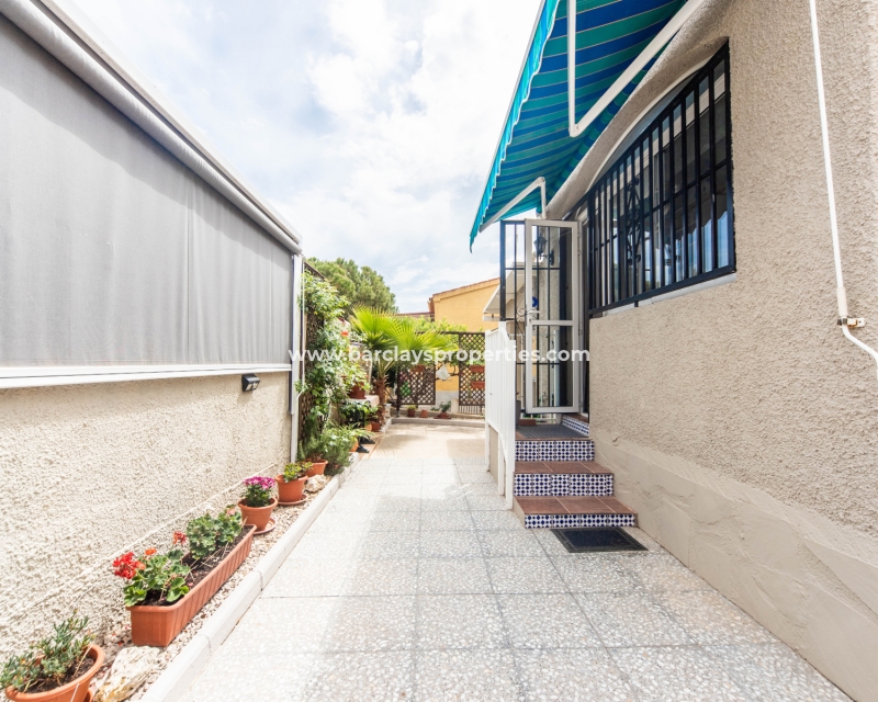 Wederverkoop - Vrijstaande Villa - Urb. La Marina