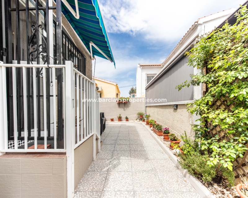 Wederverkoop - Vrijstaande Villa - Urb. La Marina