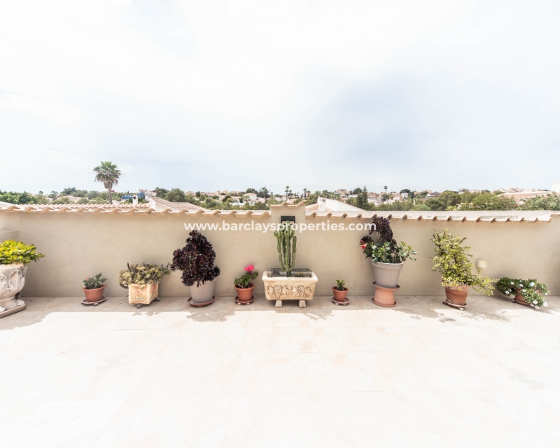 Wederverkoop - Vrijstaande Villa - Urb. La Marina