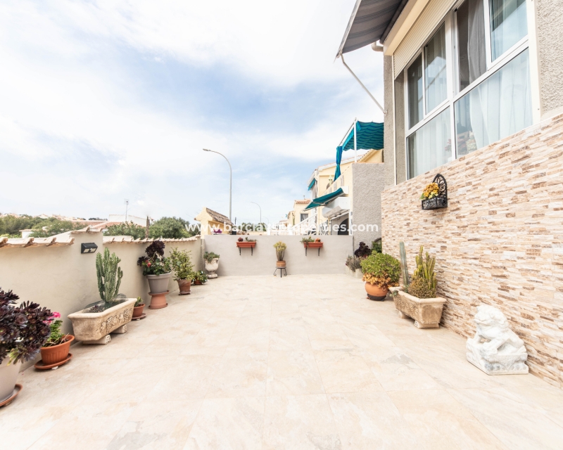 Wederverkoop - Vrijstaande Villa - Urb. La Marina