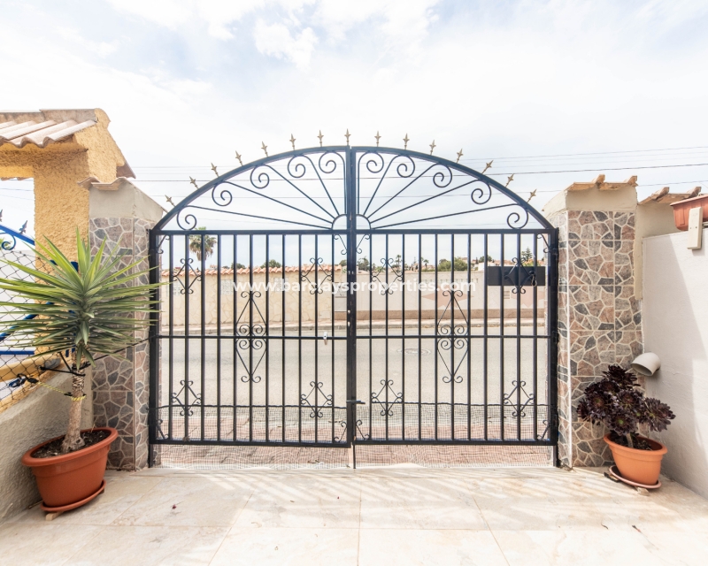 Wederverkoop - Vrijstaande Villa - Urb. La Marina