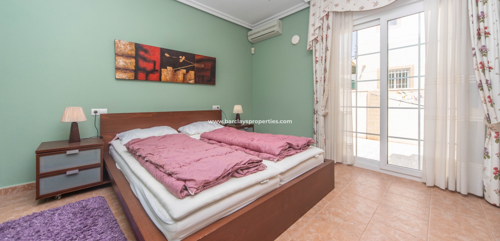 Wederverkoop - Vrijstaande Villa - Urb. La Marina