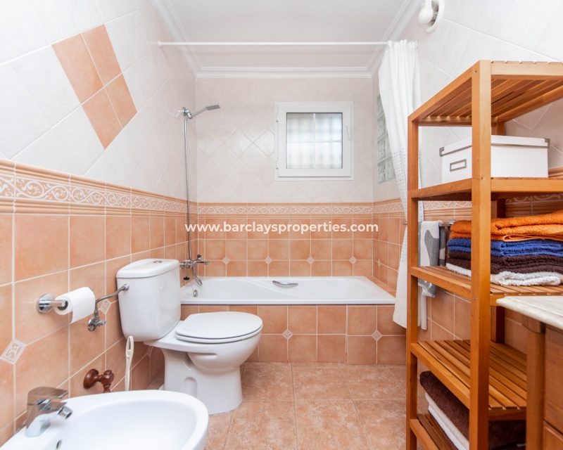 Wederverkoop - Vrijstaande Villa - Urb. La Marina