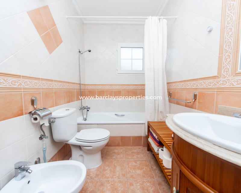 Wederverkoop - Vrijstaande Villa - Urb. La Marina