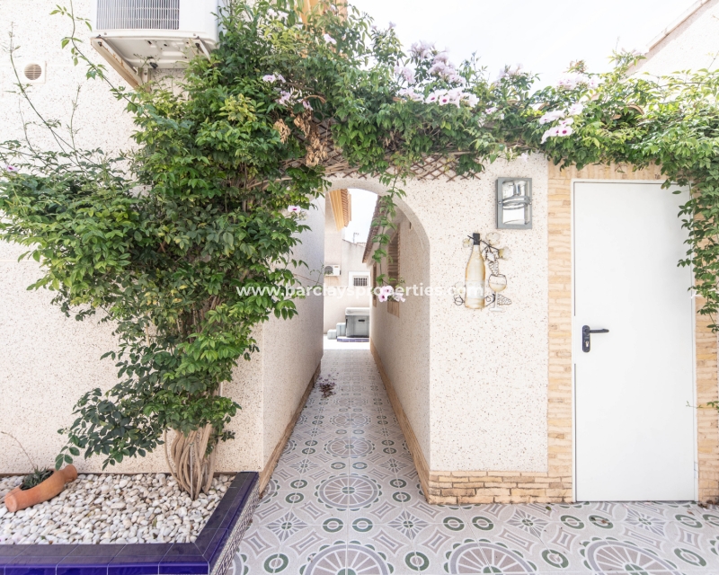 Wederverkoop - Vrijstaande Villa - Urb. La Marina