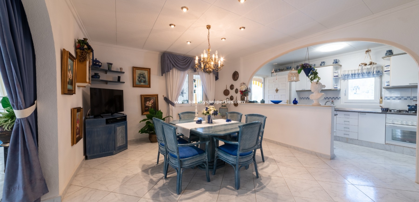 Wederverkoop - Vrijstaande Villa - Urb. La Marina