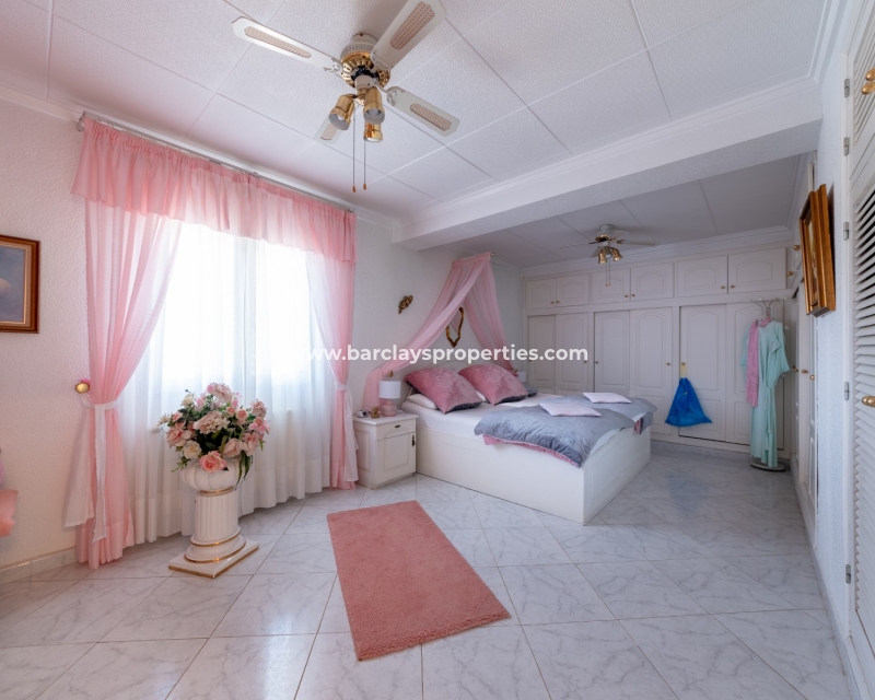 Wederverkoop - Vrijstaande Villa - Urb. La Marina