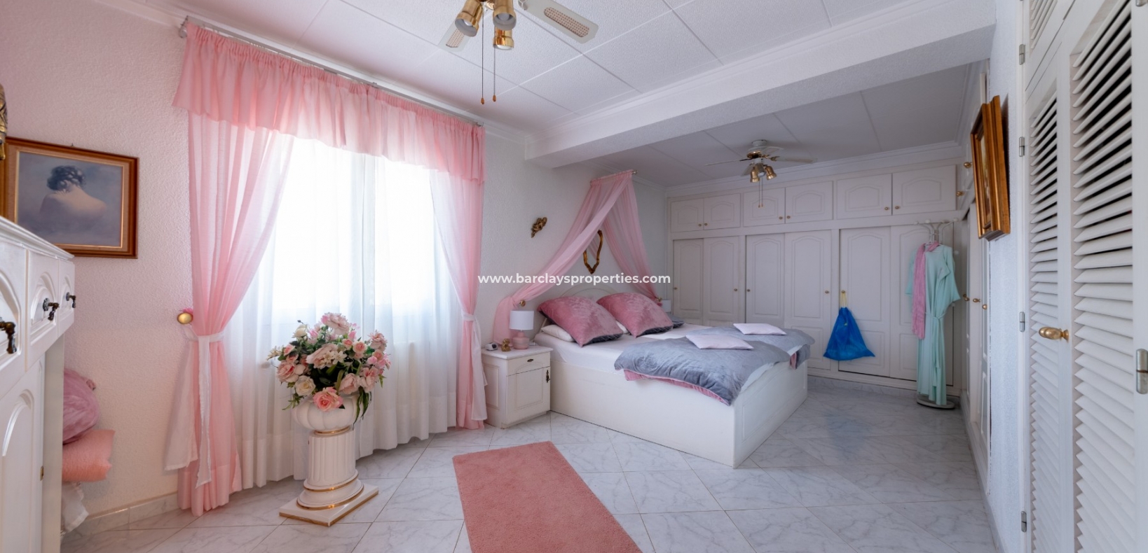 Wederverkoop - Vrijstaande Villa - Urb. La Marina