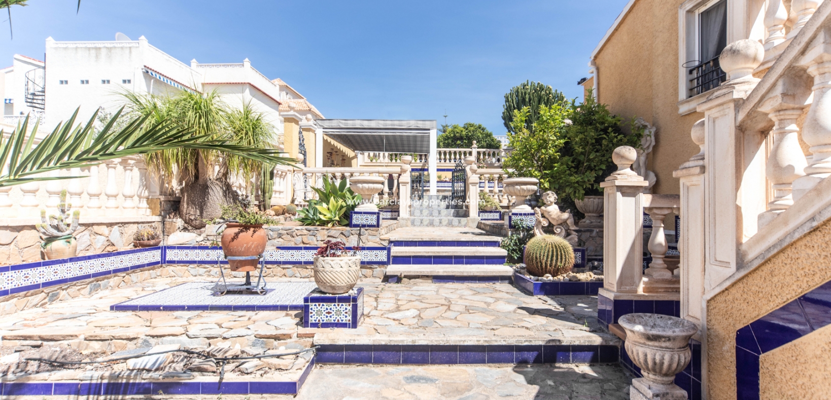 Wederverkoop - Vrijstaande Villa - Urb. La Marina