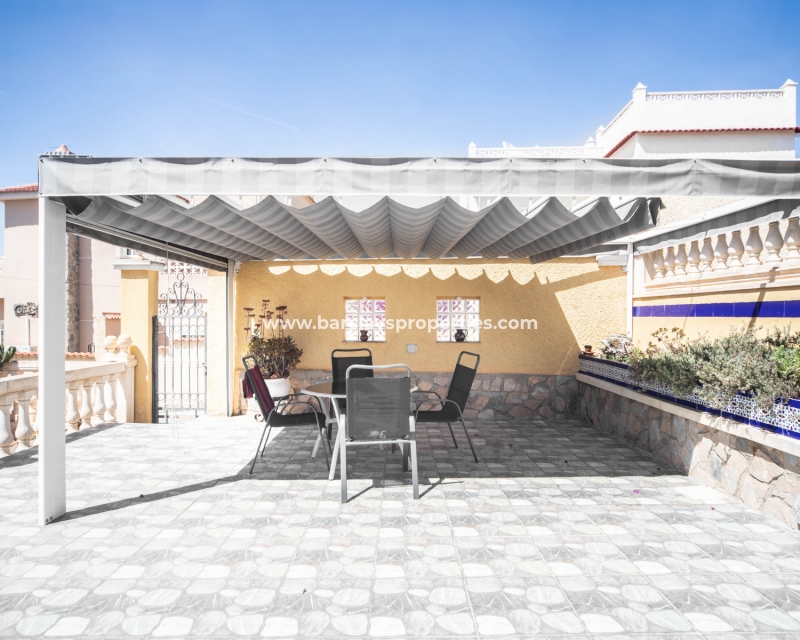 Wederverkoop - Vrijstaande Villa - Urb. La Marina