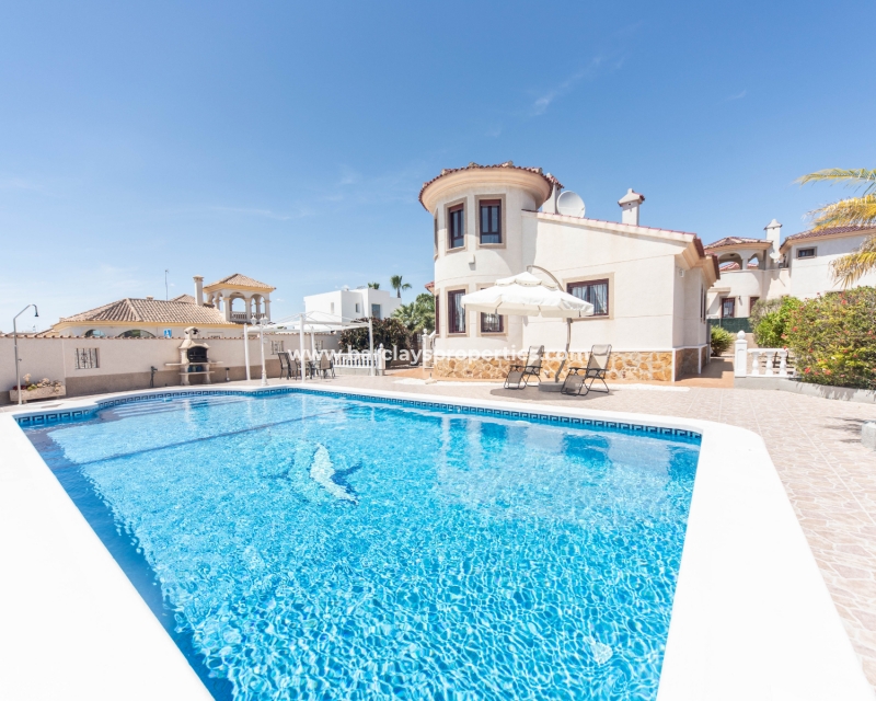 Wederverkoop - Vrijstaande Villa - Urb. La Marina