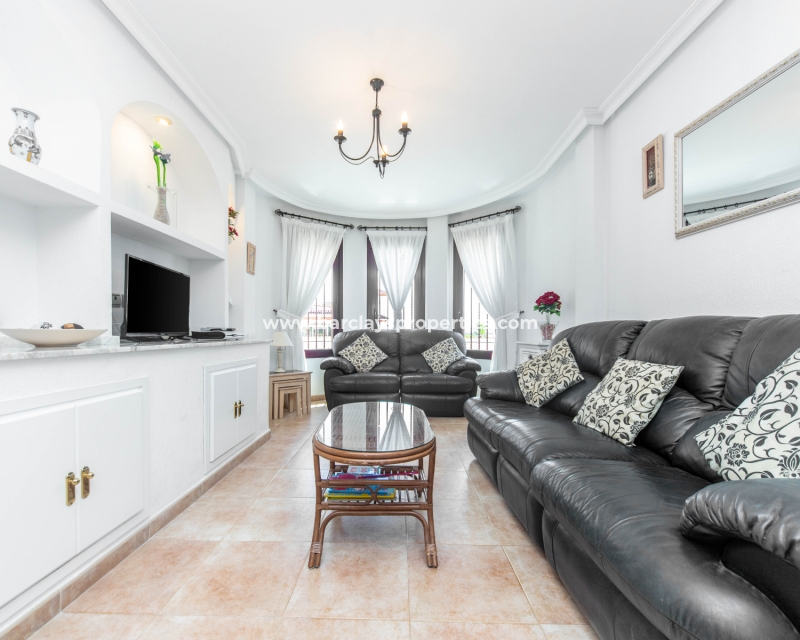 Wederverkoop - Vrijstaande Villa - Urb. La Marina