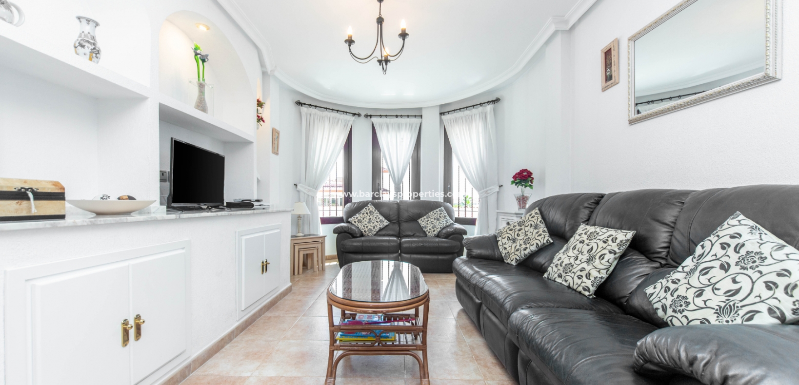 Wederverkoop - Vrijstaande Villa - Urb. La Marina