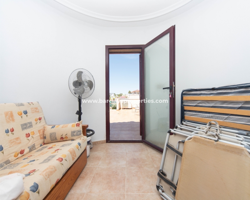 Wederverkoop - Vrijstaande Villa - Urb. La Marina